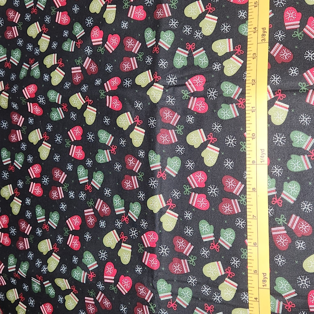 New uncut 100% cotton holiday winter mittens snowflakes Joann Fabrics 2 yards